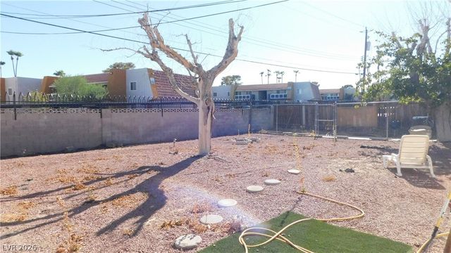 6541 Casada Way, Las Vegas, NV 89107