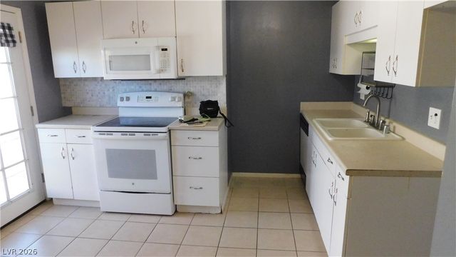 6541 Casada Way, Las Vegas, NV 89107