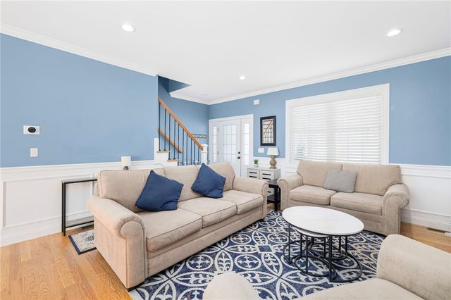 136 Cobble Hill Road, Lincoln, RI 02865