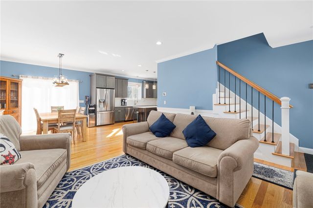 136 Cobble Hill Road, Lincoln, RI 02865