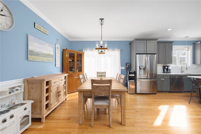 136 Cobble Hill Road, Lincoln, RI 02865