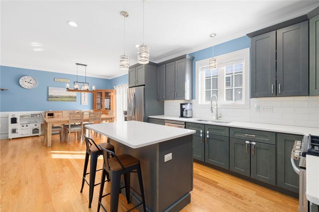 136 Cobble Hill Road, Lincoln, RI 02865