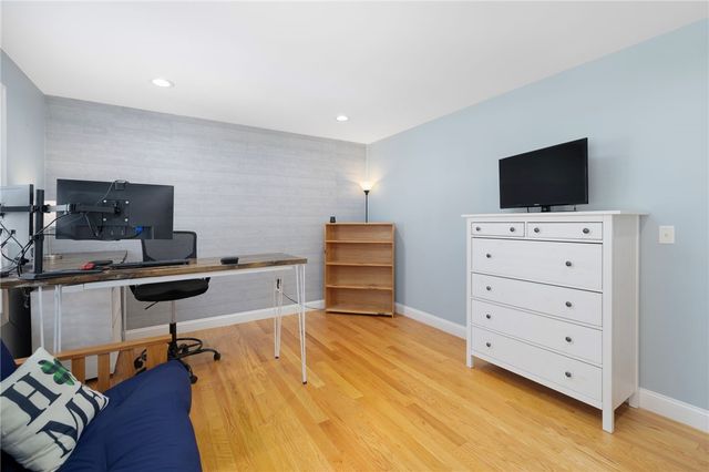 136 Cobble Hill Road, Lincoln, RI 02865