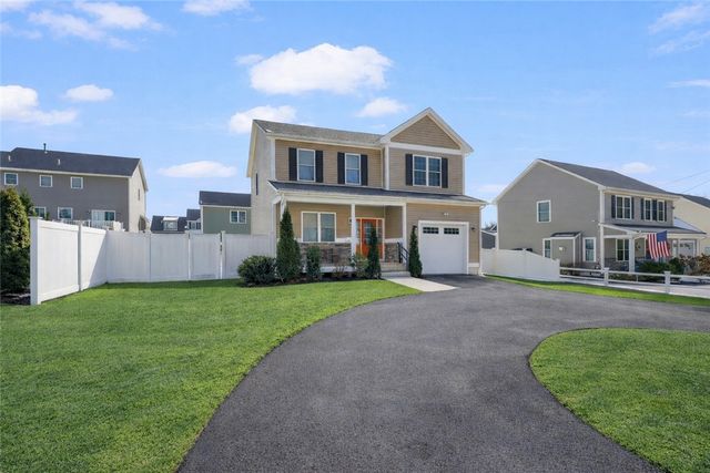 136 Cobble Hill Road, Lincoln, RI 02865