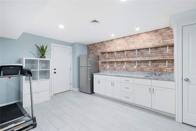 136 Cobble Hill Road, Lincoln, RI 02865