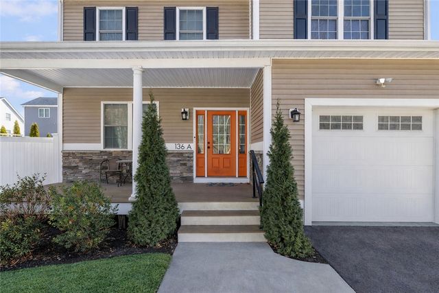 136 Cobble Hill Road, Lincoln, RI 02865