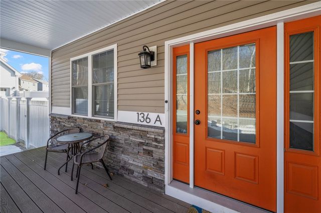 136 Cobble Hill Road, Lincoln, RI 02865