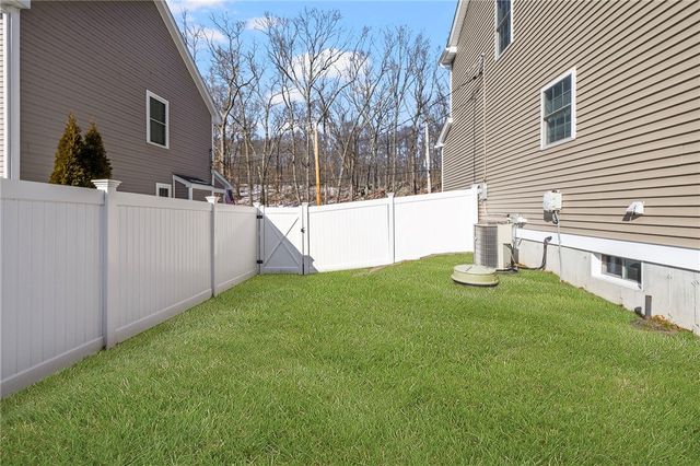 136 Cobble Hill Road, Lincoln, RI 02865