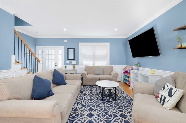 136 Cobble Hill Road, Lincoln, RI 02865