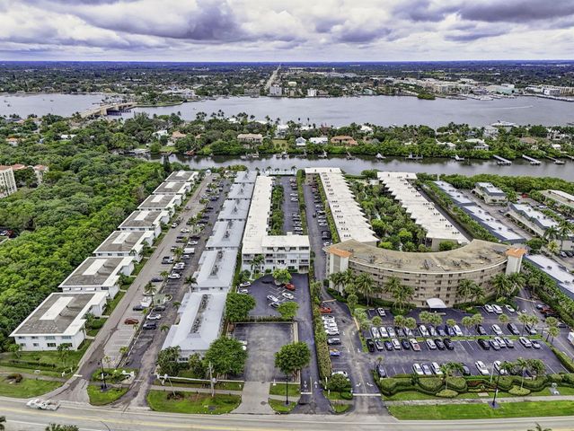 4001 S Ocean Boulevard 308, South Palm Beach, FL 33480