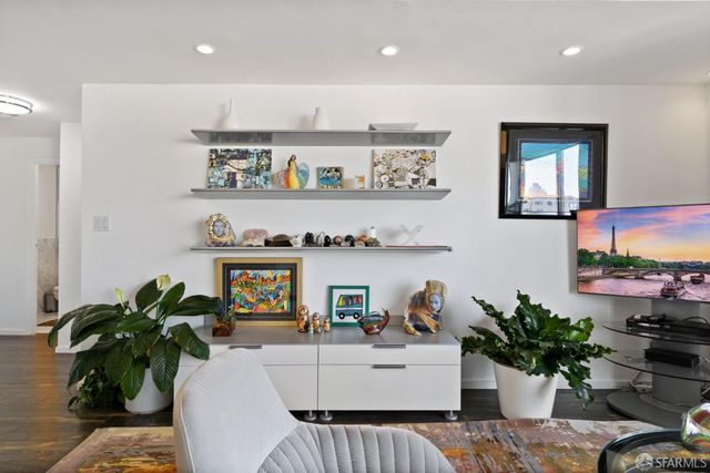 10 Miller Place 1002, San Francisco, CA 94108