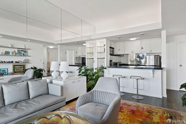 10 Miller Place 1002, San Francisco, CA 94108