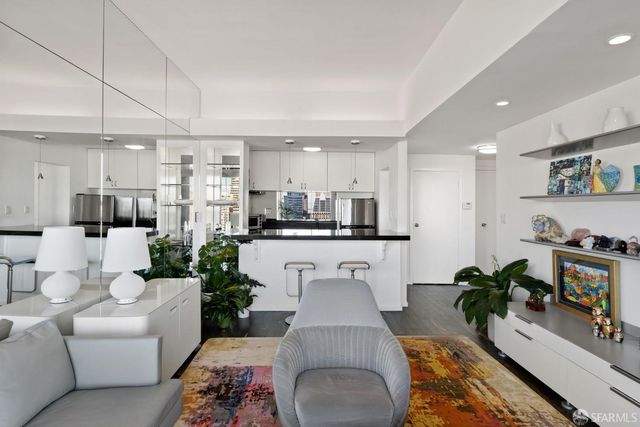 10 Miller Place 1002, San Francisco, CA 94108