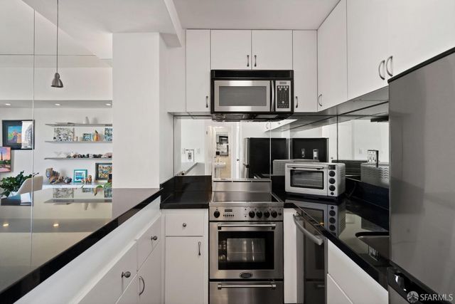 10 Miller Place 1002, San Francisco, CA 94108