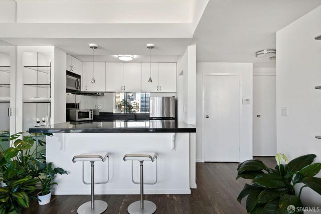 10 Miller Place 1002, San Francisco, CA 94108