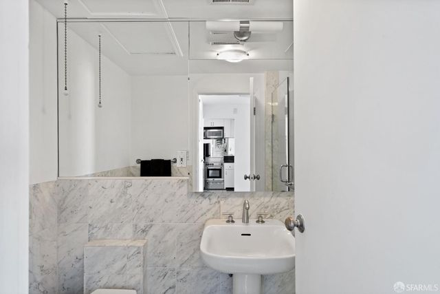 10 Miller Place 1002, San Francisco, CA 94108