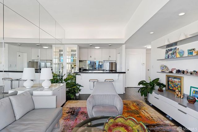 10 Miller Place 1002, San Francisco, CA 94108
