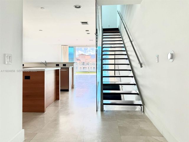 2950 NE 188th St 525, Aventura, FL 33180