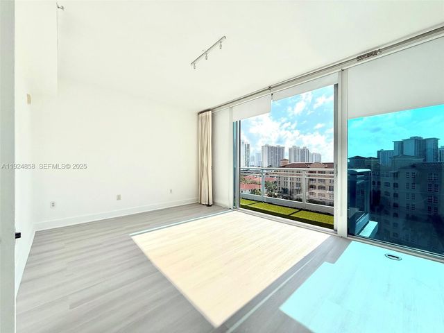 2950 NE 188th St 525, Aventura, FL 33180