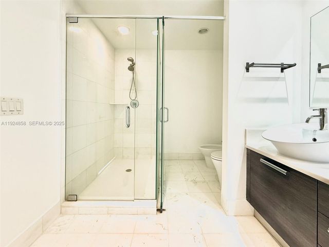 2950 NE 188th St 525, Aventura, FL 33180