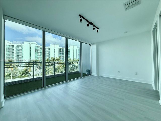 2950 NE 188th St 525, Aventura, FL 33180