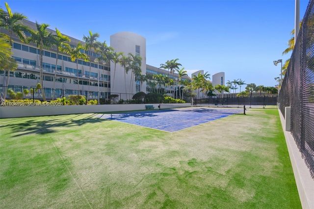 2950 NE 188th St 525, Aventura, FL 33180