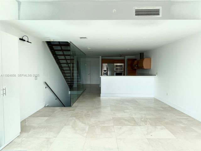 2950 NE 188th St 525, Aventura, FL 33180