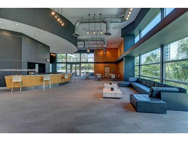 2950 NE 188th St 525, Aventura, FL 33180