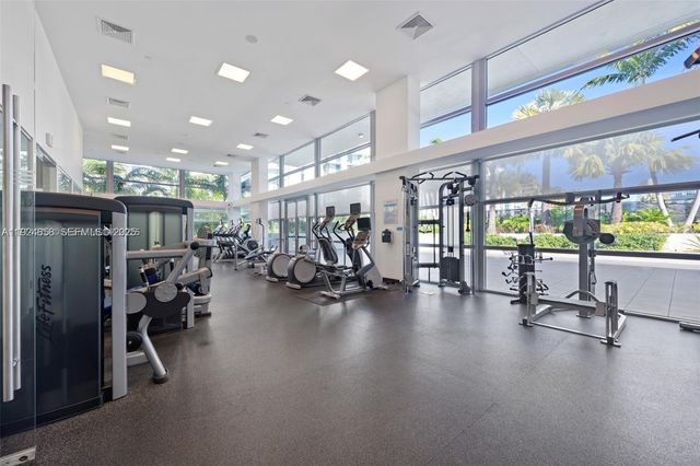 2950 NE 188th St 525, Aventura, FL 33180