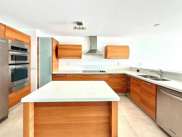 2950 NE 188th St 525, Aventura, FL 33180