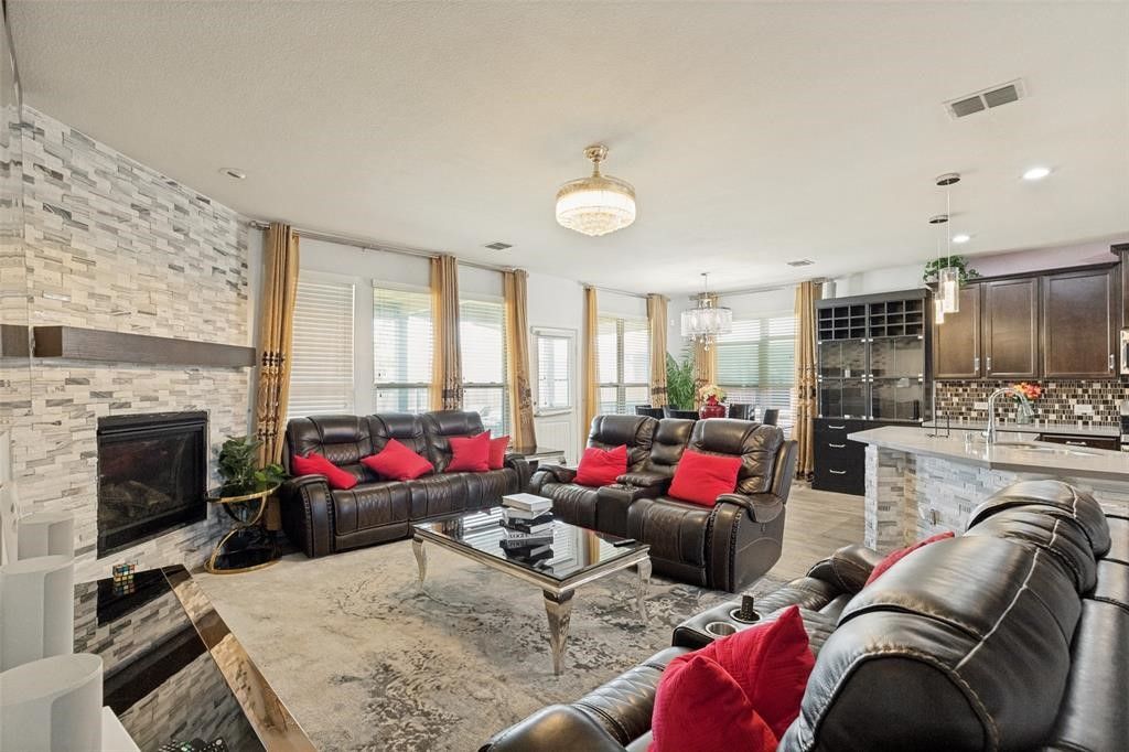 818 Black Hawk Drive, Princeton, TX 75407