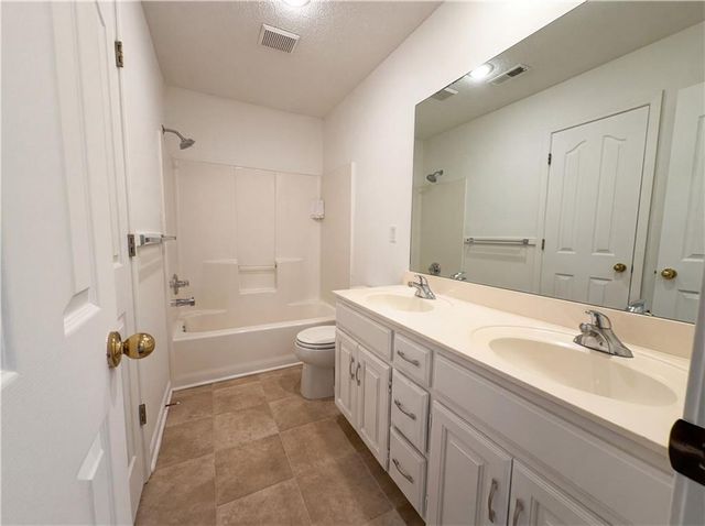 2644 W Centre Street, Olathe, KS 66061