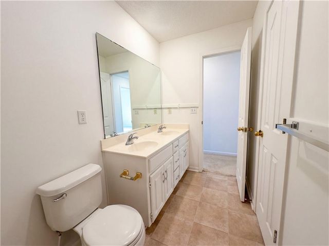 2644 W Centre Street, Olathe, KS 66061