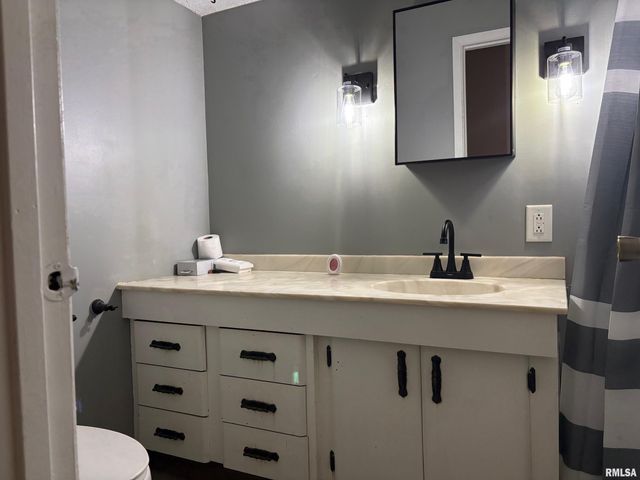 3513 S CHEROKEE Street, Taylorville, IL 62568