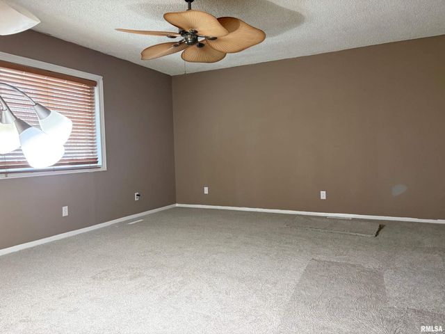 3513 S CHEROKEE Street, Taylorville, IL 62568