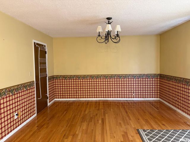 3513 S CHEROKEE Street, Taylorville, IL 62568