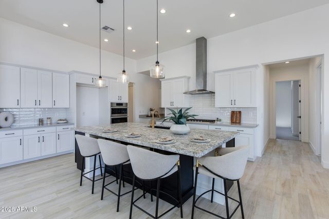 3330 W DESERT DAWN Drive, Phoenix, AZ 85083