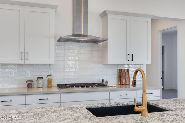 3330 W DESERT DAWN Drive, Phoenix, AZ 85083