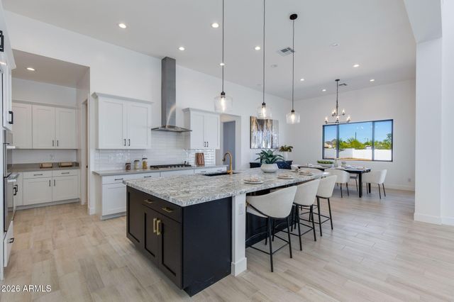 3330 W DESERT DAWN Drive, Phoenix, AZ 85083