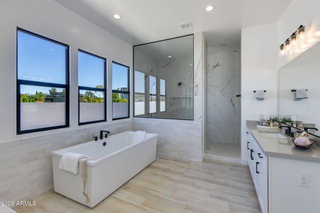 3330 W DESERT DAWN Drive, Phoenix, AZ 85083