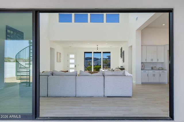 3330 W DESERT DAWN Drive, Phoenix, AZ 85083