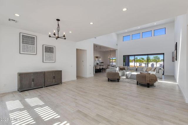 3330 W DESERT DAWN Drive, Phoenix, AZ 85083