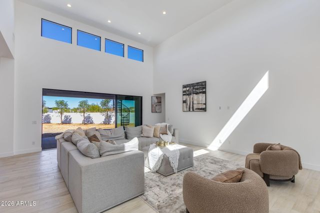 3330 W DESERT DAWN Drive, Phoenix, AZ 85083