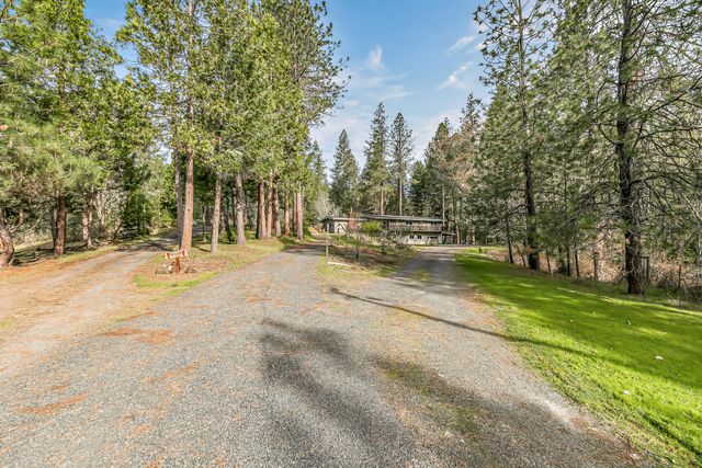 200 Hornet Lane, Grants Pass, OR 97527