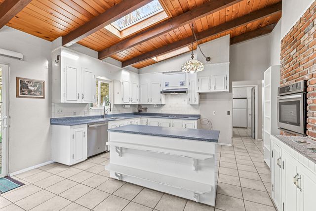 200 Hornet Lane, Grants Pass, OR 97527