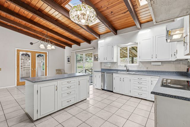 200 Hornet Lane, Grants Pass, OR 97527