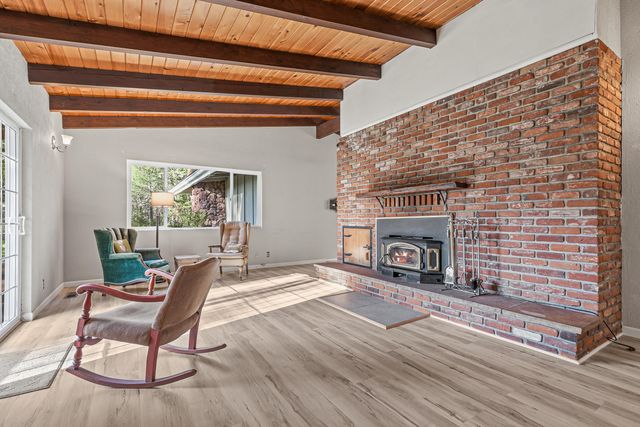 200 Hornet Lane, Grants Pass, OR 97527