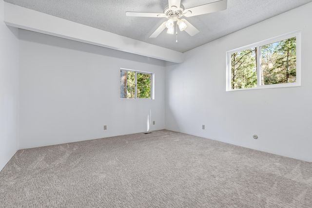 200 Hornet Lane, Grants Pass, OR 97527