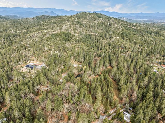 200 Hornet Lane, Grants Pass, OR 97527