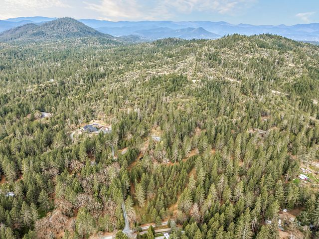 200 Hornet Lane, Grants Pass, OR 97527
